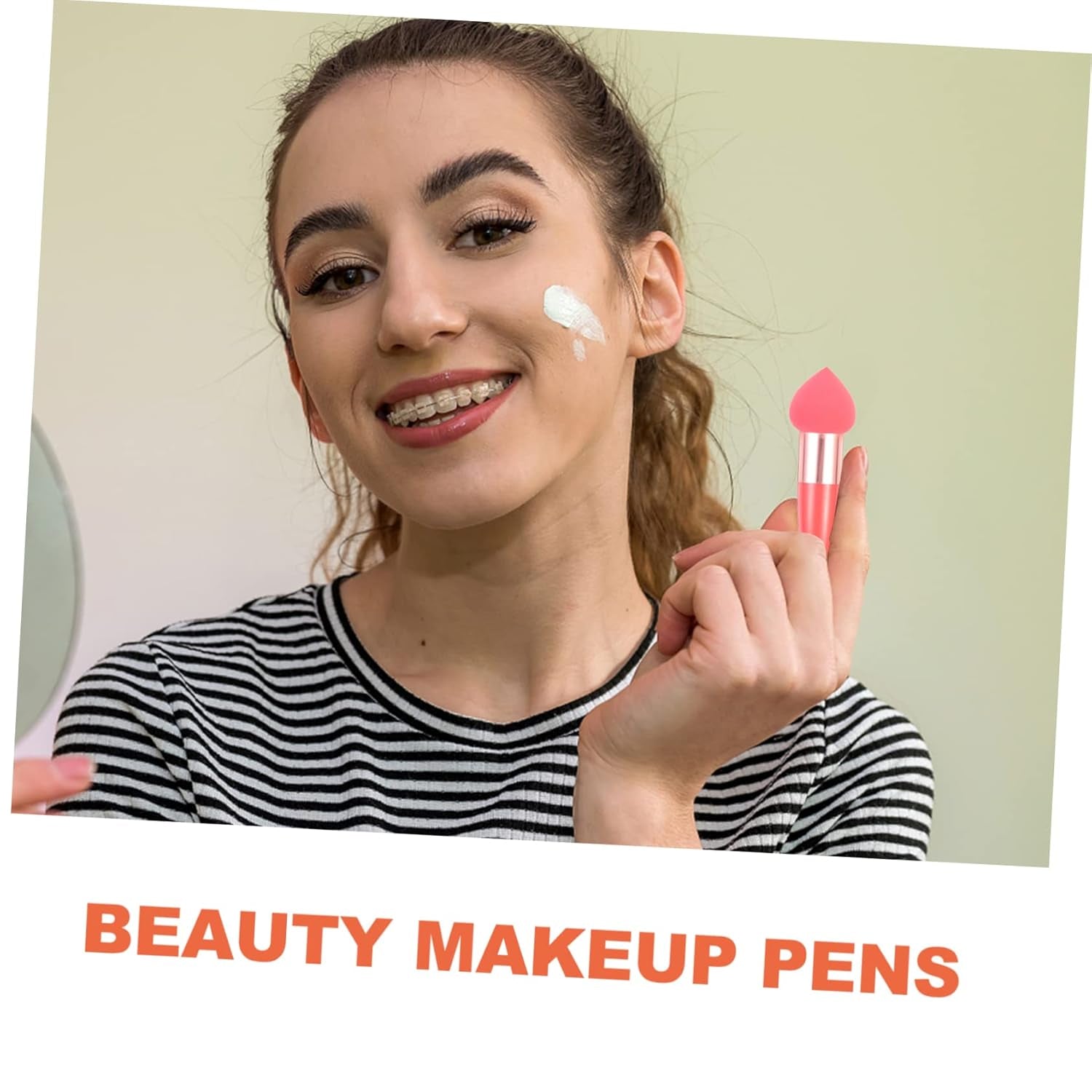 3Pcs Handheld Makeup Pens Set Cosmetic Tools for Blending Foundation and Blush Includes Mushroom Heart and Angled Pens for Convenient Application